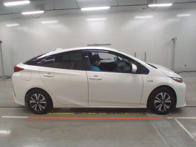 TOYOTA PRIUS PHV 2019