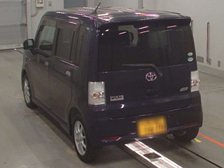 TOYOTA PIXIS SPACE 2015