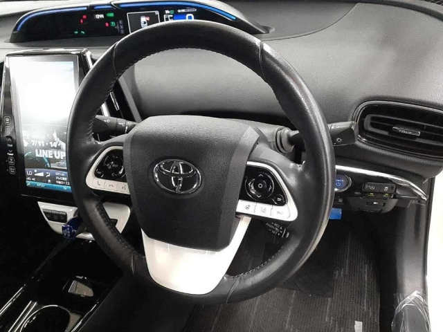 TOYOTA PRIUS PHV 2019