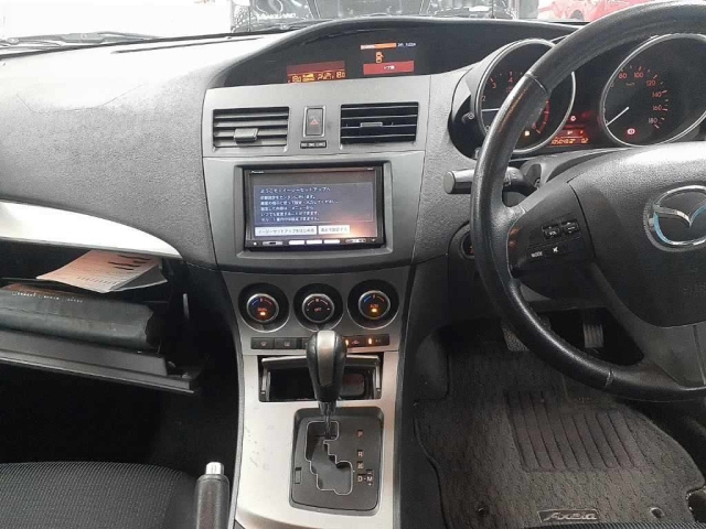 MAZDA AXELA 2011