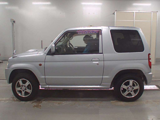 NISSAN KIX 2012