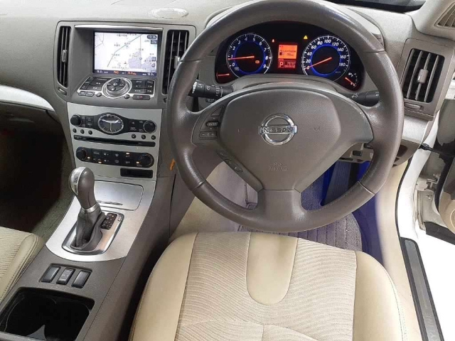 NISSAN SKYLINE 2009