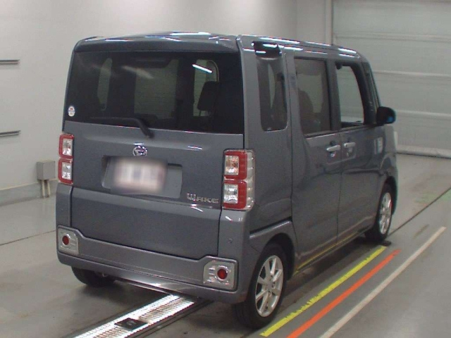 DAIHATSU WAKE 2021