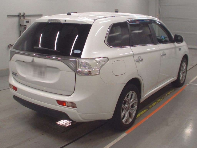 MITSUBISHI OUTLANDER PHEV 2013