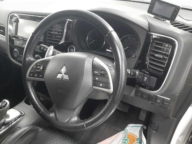 MITSUBISHI OUTLANDER PHEV 2013