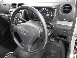 TOYOTA PIXIS SPACE 2013