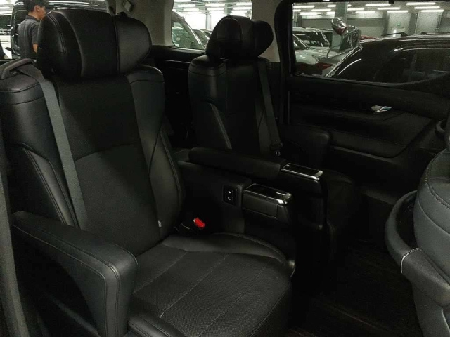 TOYOTA VELLFIRE 2019
