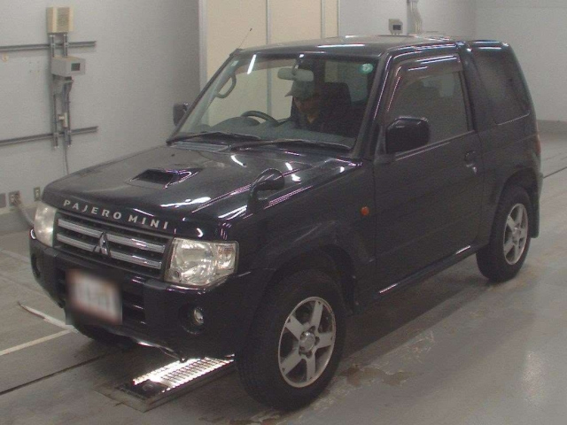 MITSUBISHI PAJERO MINI 2011