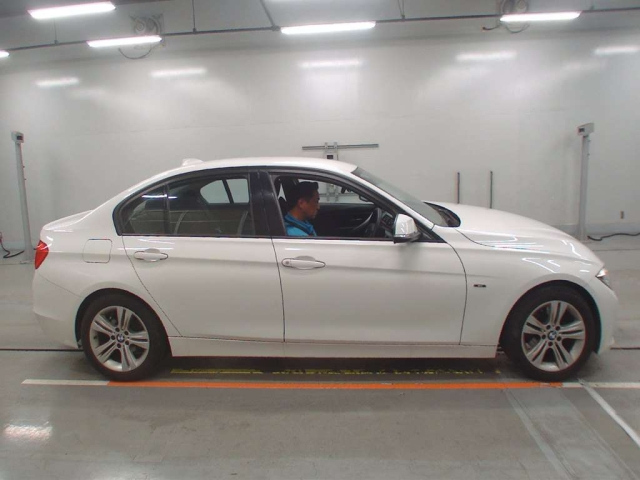 BMW 3 SERIES 2012