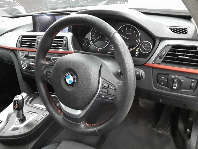 BMW 3 SERIES 2012