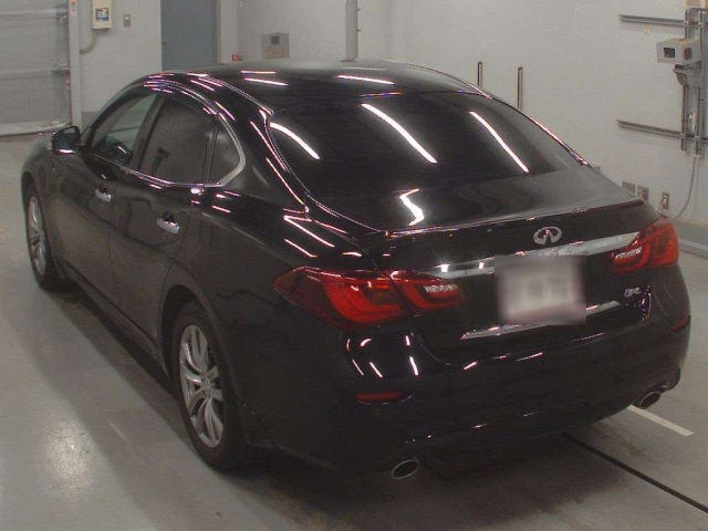 NISSAN FUGA 2016