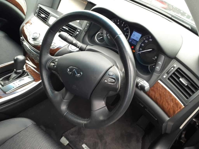 NISSAN FUGA 2016
