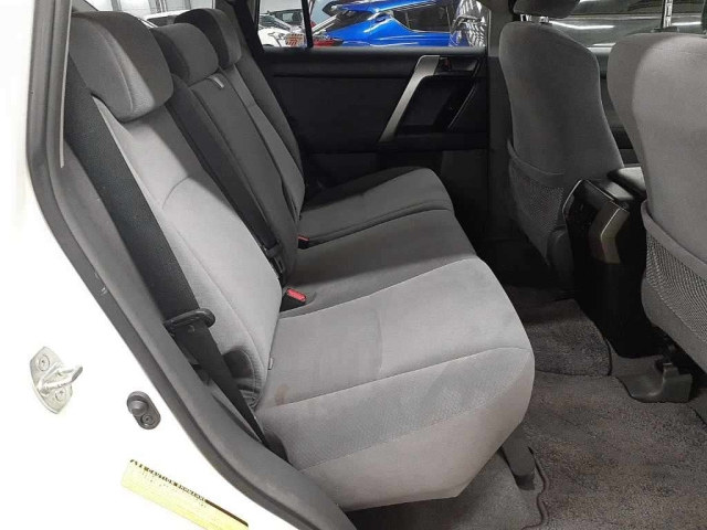TOYOTA LAND CRUISER PRADO 2013