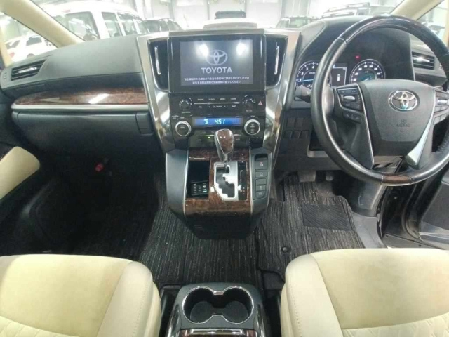 TOYOTA VELLFIRE 2020