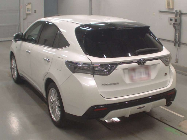 TOYOTA HARRIER 2018