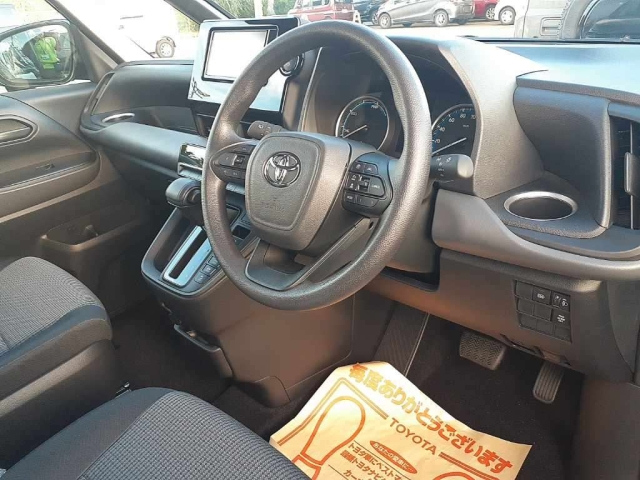 TOYOTA NOAH 2025