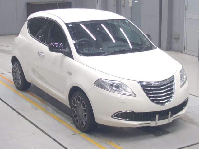 CHRYSLER YPSILON 2013
