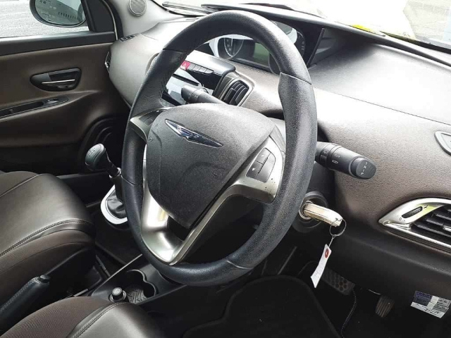 CHRYSLER YPSILON 2013