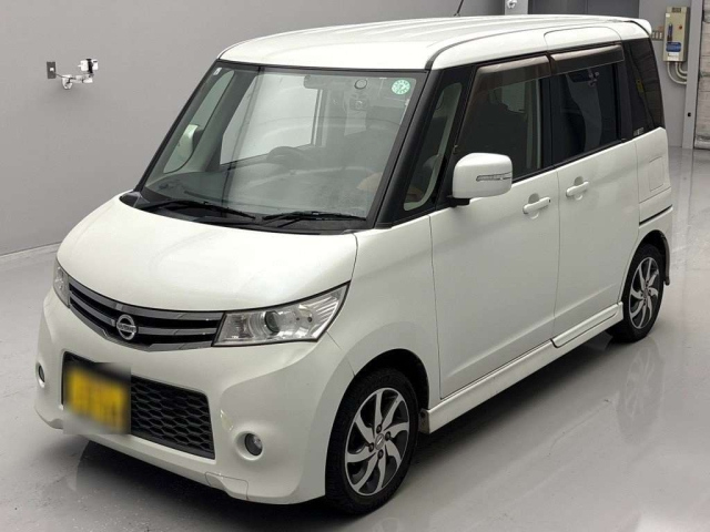 NISSAN ROOX 2011
