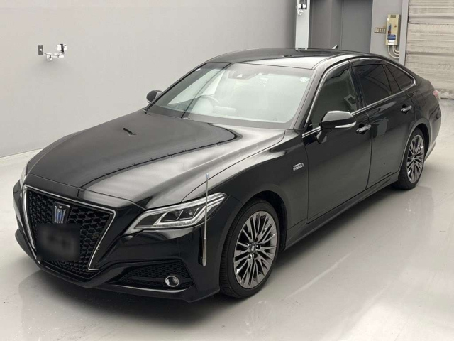TOYOTA CROWN 2018
