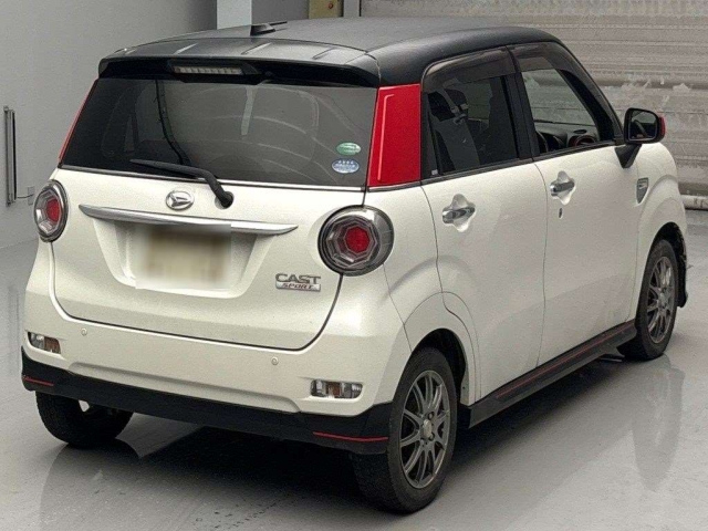 DAIHATSU CAST 2015