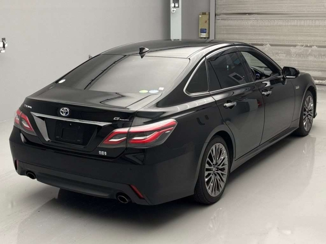 TOYOTA CROWN 2018