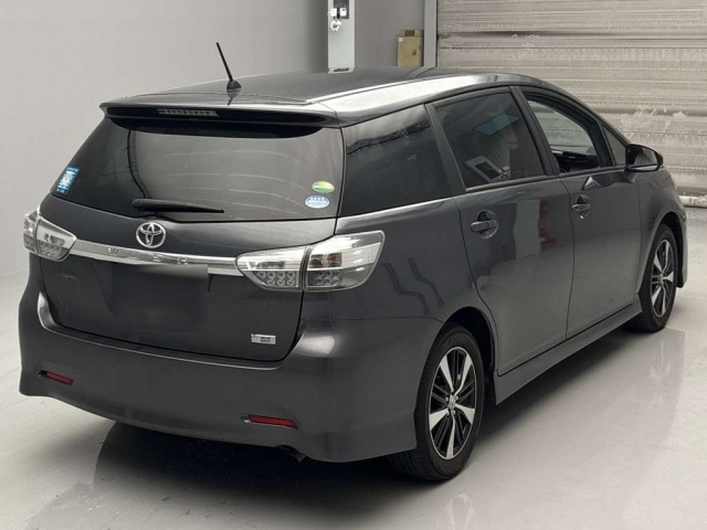 TOYOTA WISH 2012