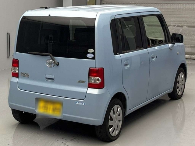TOYOTA PIXIS SPACE 2011