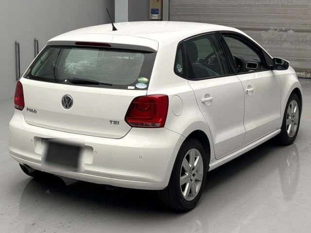 VOLKSWAGEN POLO 2013