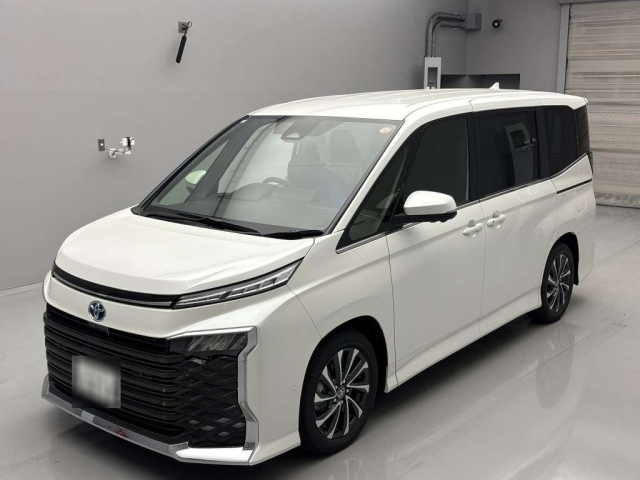 TOYOTA VOXY 2025