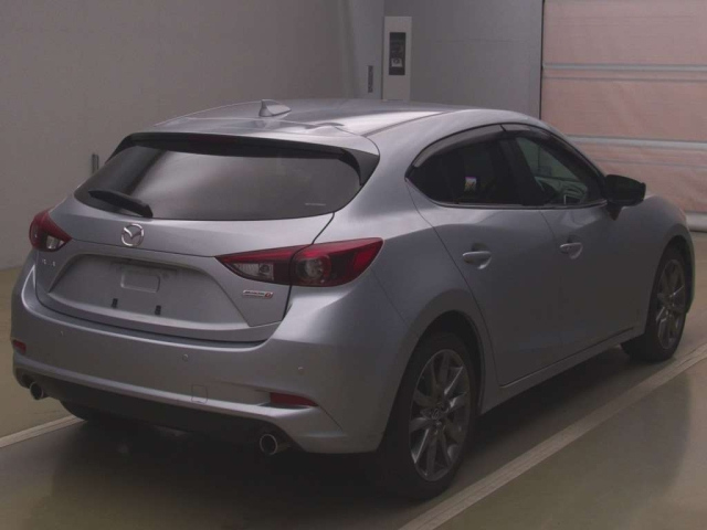 MAZDA AXELA 2018