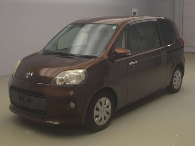 TOYOTA PORTE 2013