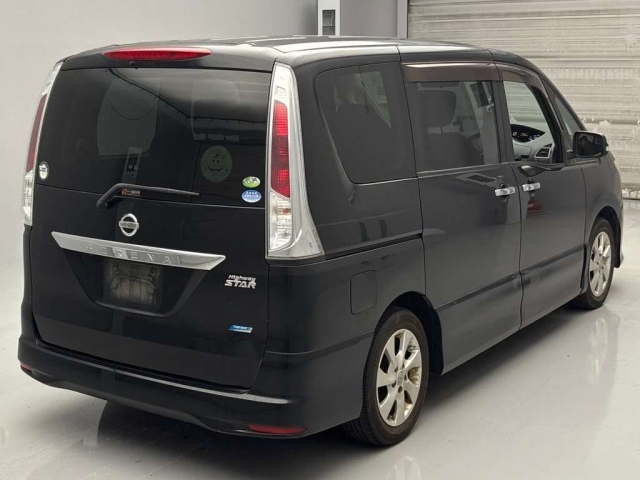 NISSAN SERENA 2011