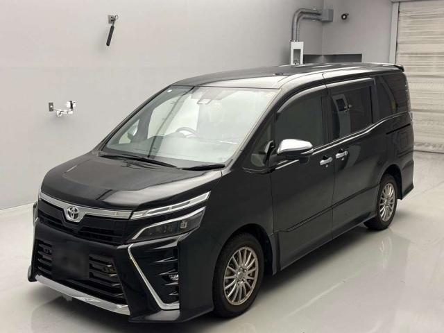 TOYOTA VOXY 2020