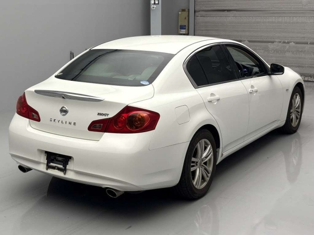 NISSAN SKYLINE 2011