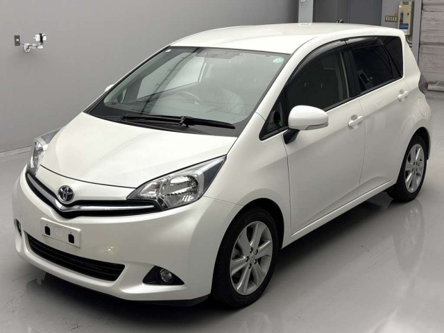 TOYOTA RACTIS 2011