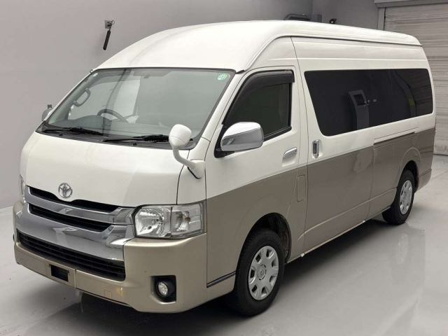 TOYOTA HIACE 2016