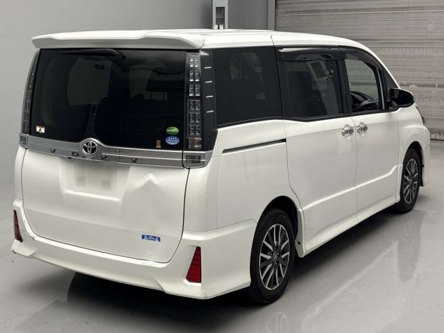 TOYOTA VOXY 2016