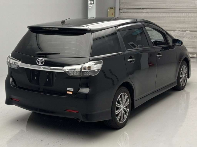 TOYOTA WISH 2014