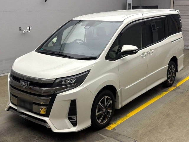 TOYOTA NOAH 2019