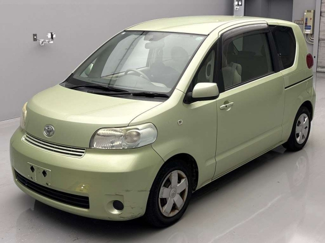 TOYOTA PORTE 2011