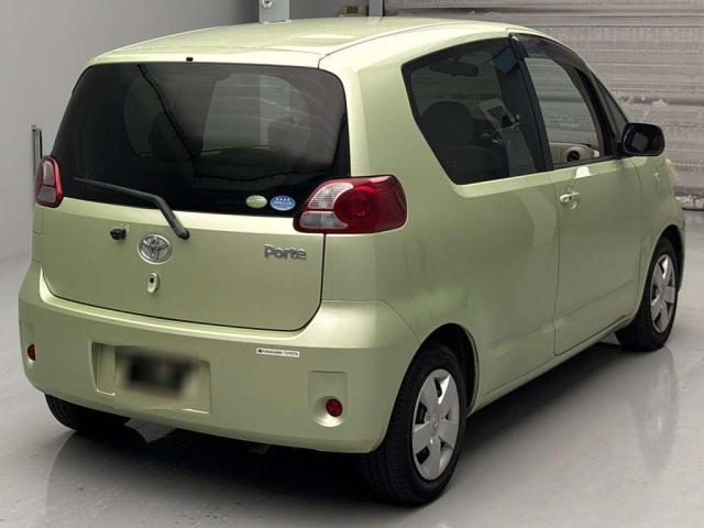 TOYOTA PORTE 2011