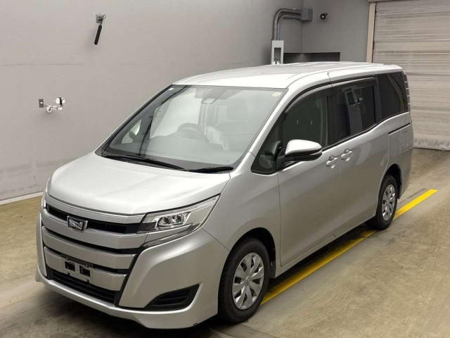 TOYOTA NOAH 2020
