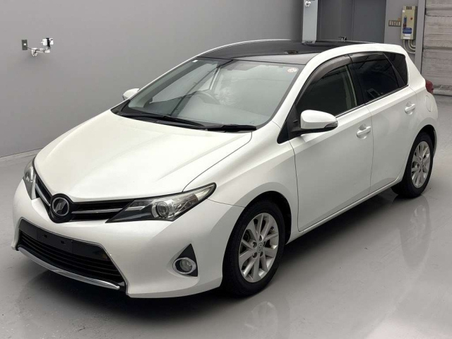 TOYOTA AURIS 2013
