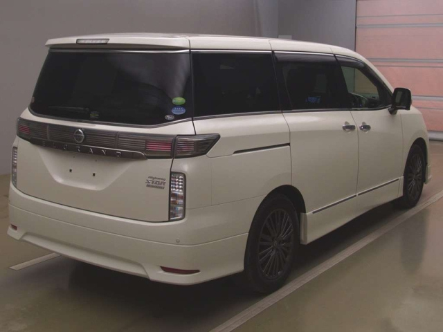 NISSAN ELGRAND 2017