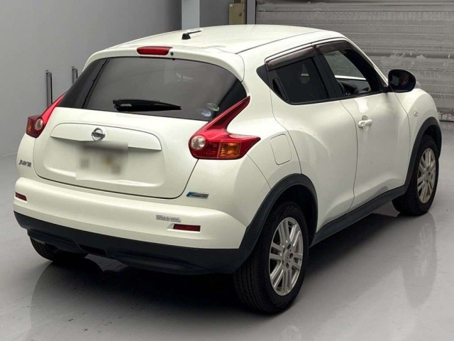 NISSAN JUKE 2011
