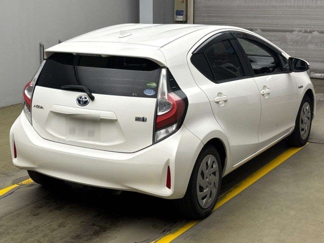TOYOTA AQUA 2019