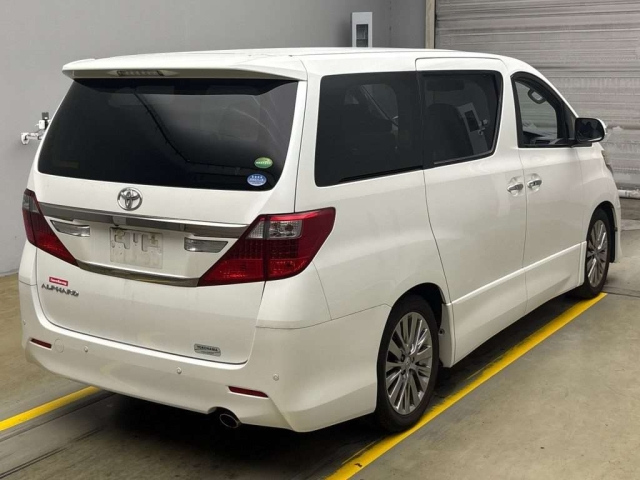 TOYOTA ALPHARD 2013