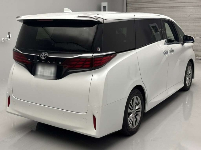 TOYOTA ALPHARD 2023