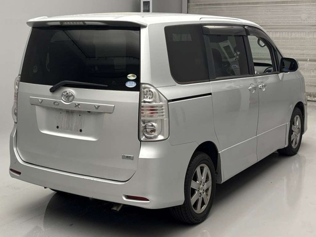 TOYOTA VOXY 2008
